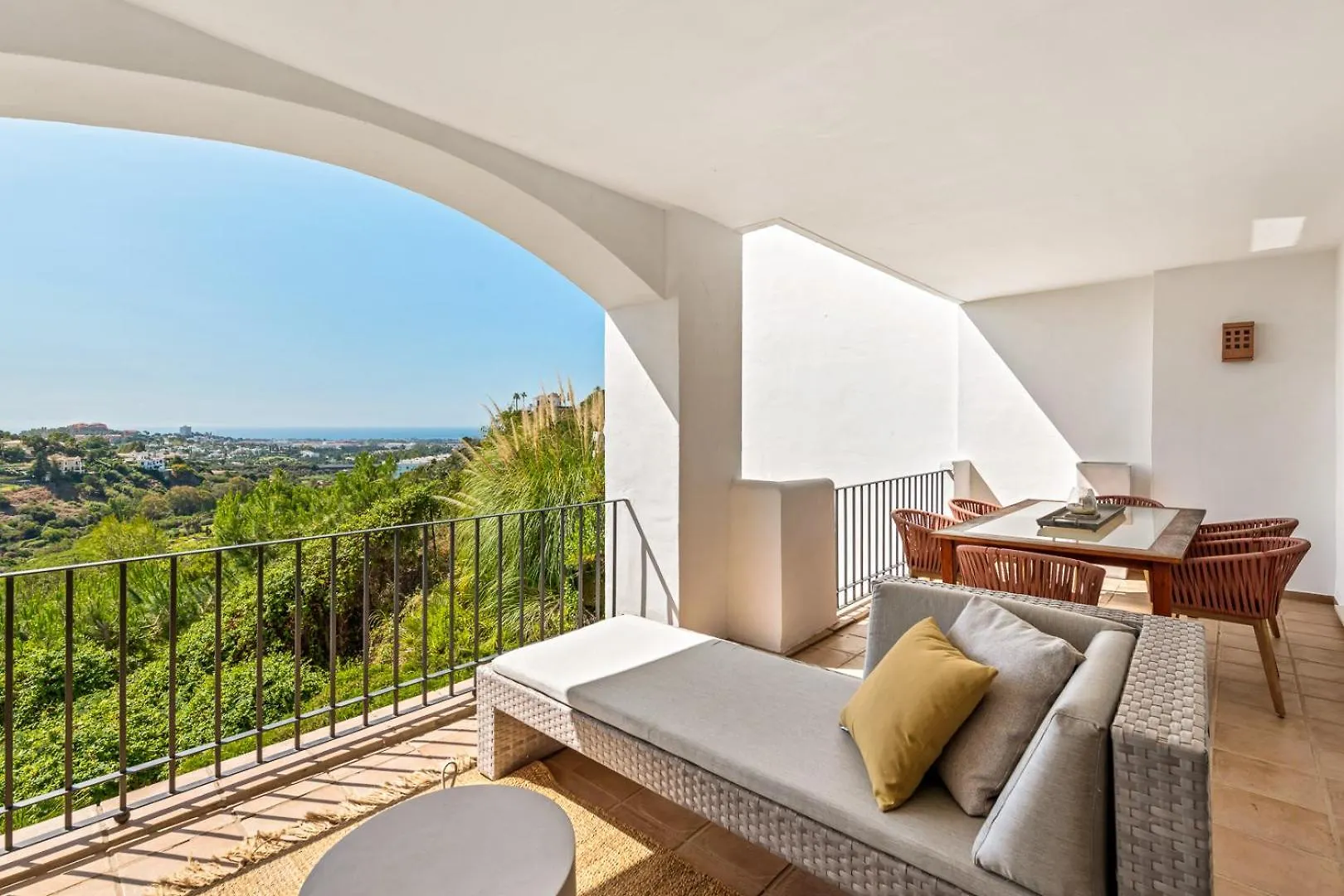 Beautiful Apartment With Amazing Sea And Mountain Views In La Quinta Marbella Benahavis Spain
