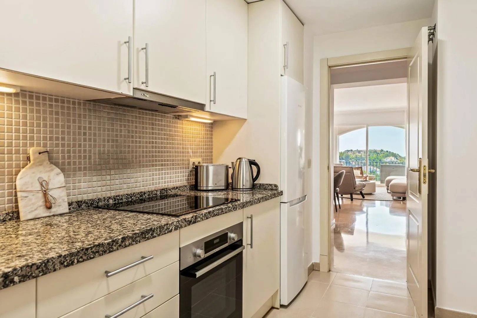 Beautiful Apartment With Amazing Sea And Mountain Views In La Quinta Marbella Benahavis