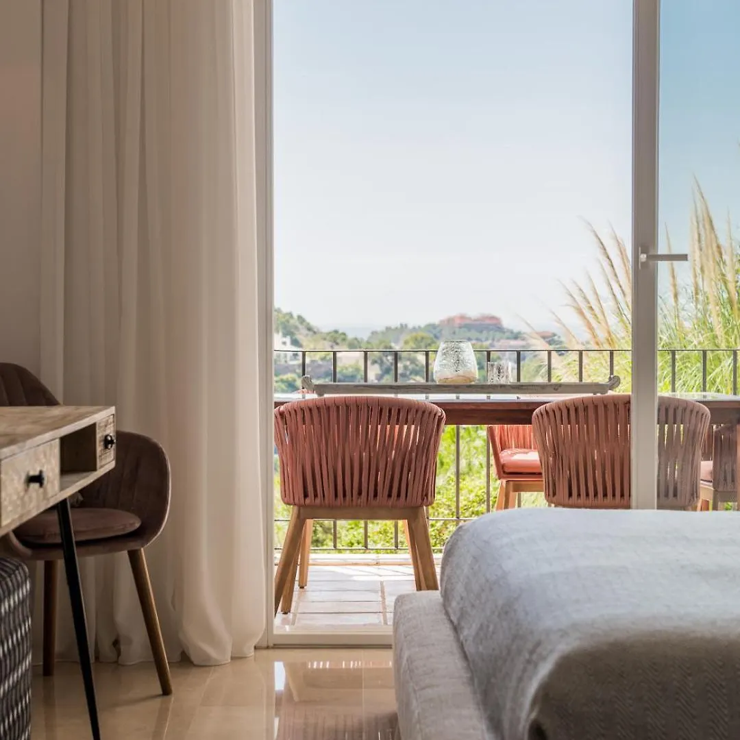 Beautiful Apartment With Amazing Sea And Mountain Views In La Quinta Marbella Benahavis