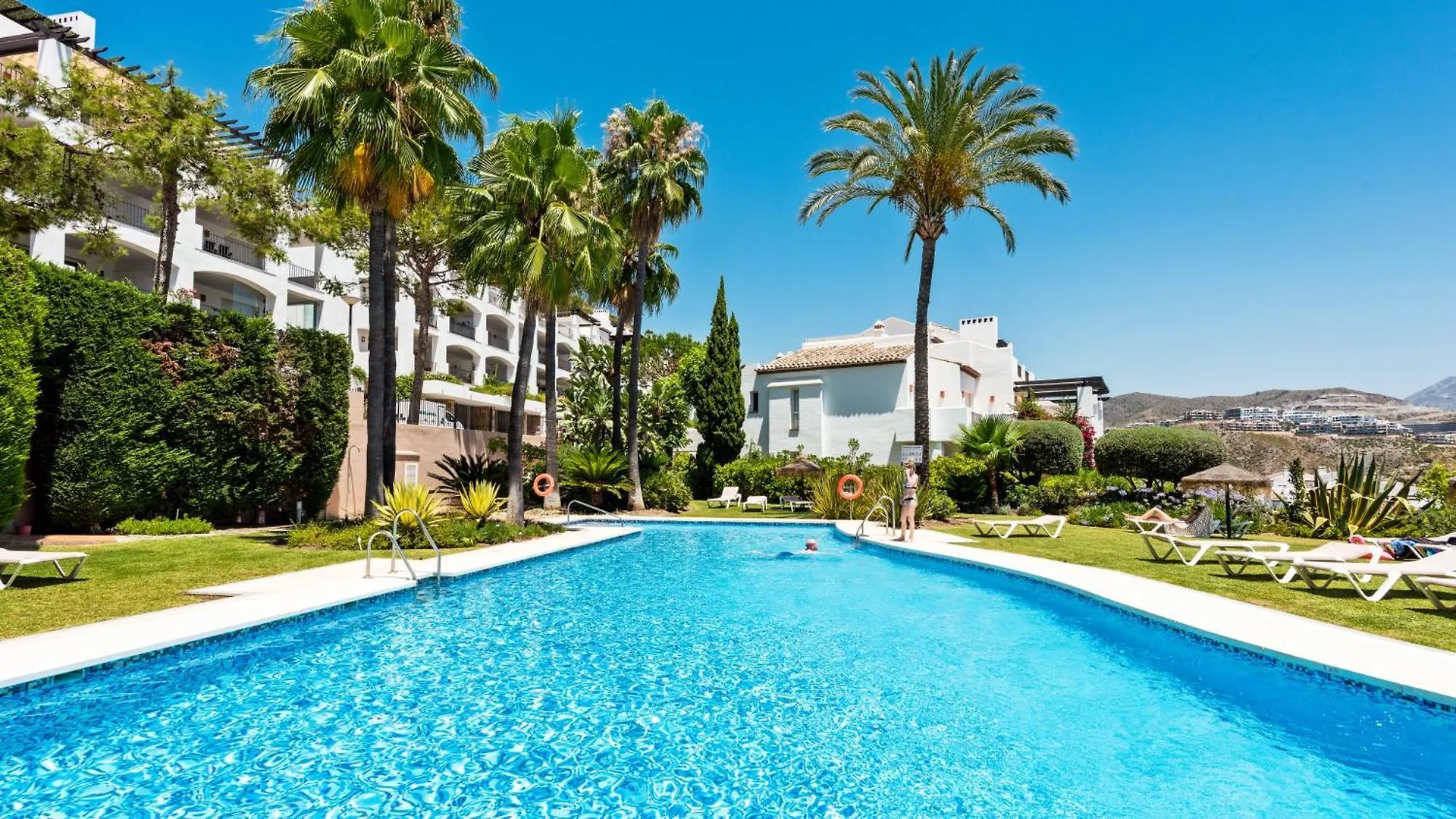 Beautiful Apartment With Amazing Sea And Mountain Views In La Quinta Marbella Benahavis Spain