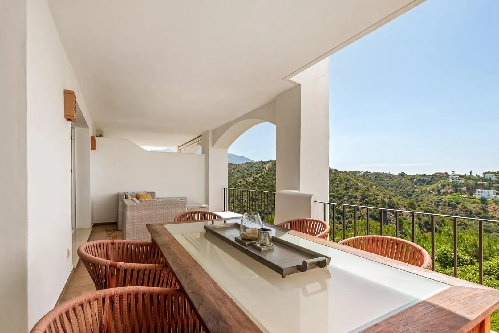 Beautiful Apartment With Amazing Sea And Mountain Views In La Quinta Marbella Benahavis Spain